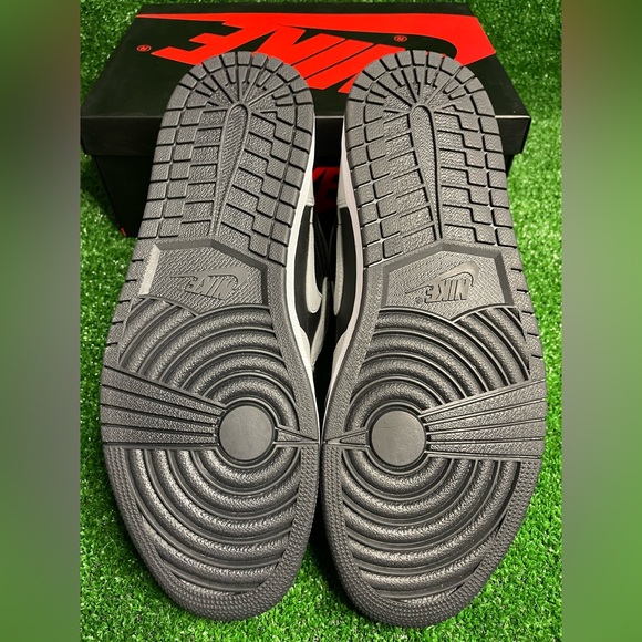 Jordan 1 - Picture 4 of 7